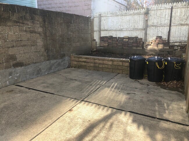 Photo - 1928 Harcum Way