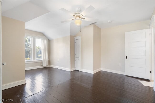 Photo - 31103 Lakeshore Blvd