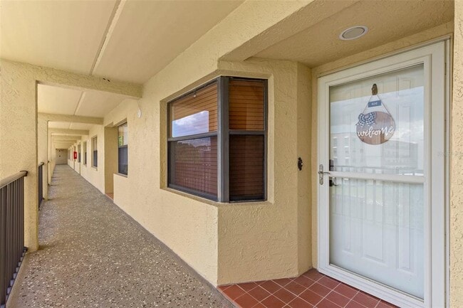 Building Photo - 5817 Park St N Unit 406