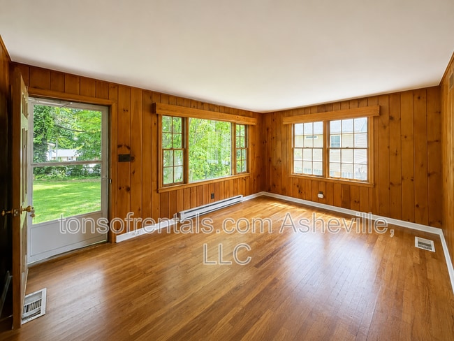 Photo - 127 Aurora Dr