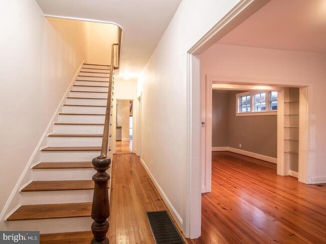 Building Photo - 216 N Braddock St Rental