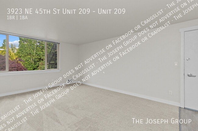 Photo - 3923 NE 45th St Unit 209