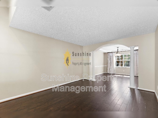 Photo - 3717 Finish Line Arch