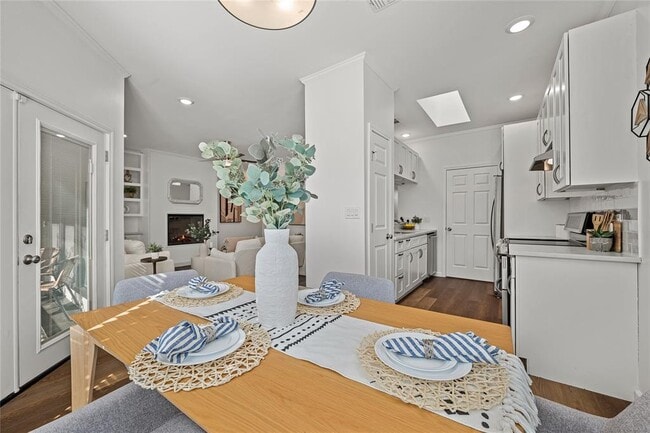 Photo - 6501 Columbia Oaks Ct Unit D8