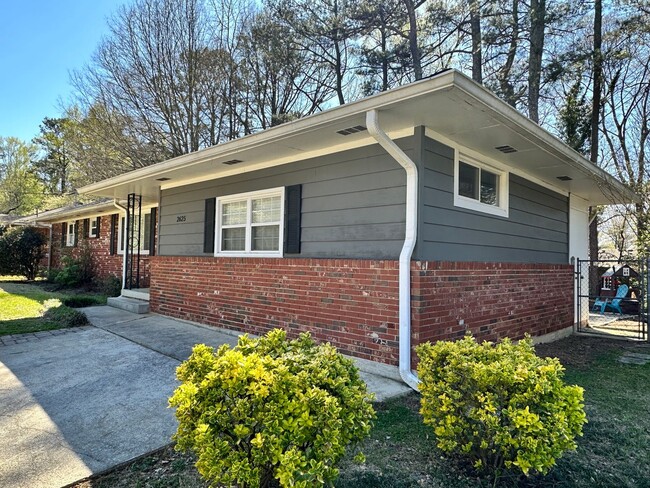 3 bedroom 2 bath home in a great area fill... - 3 bedroom 2 bath home in a great area fill...