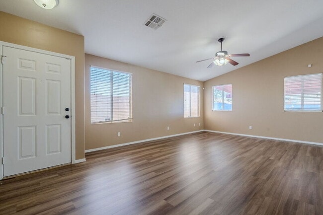 Photo - 2117 W Renaissance Ave