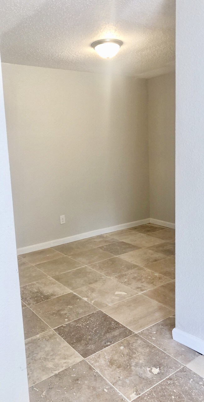 Photo - Creekside Apartments