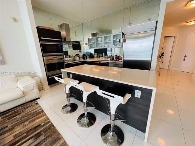 Photo - 2020 N Bayshore Dr Unidad 2008