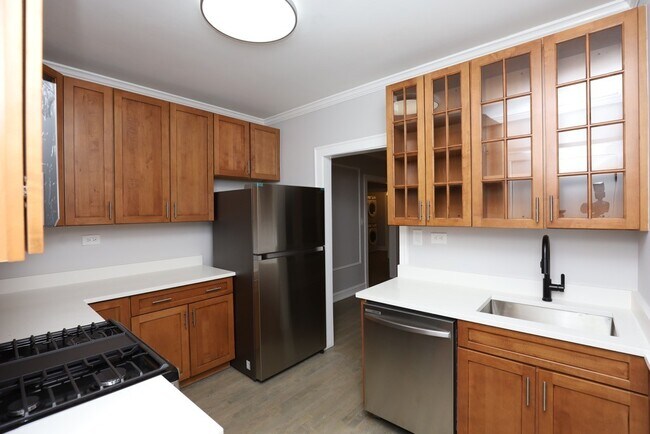 Photo - 1352 W Carmen Ave Unidad S3