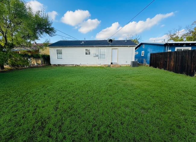 Photo - 906 N Bishop St