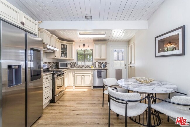 Photo - 8876 Wonderland Ave