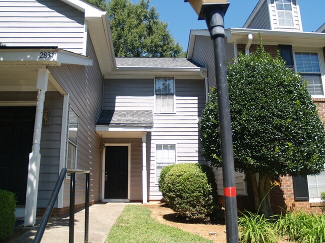 Building Photo - 2832 Iron Gate Ln Unit 0 Rental