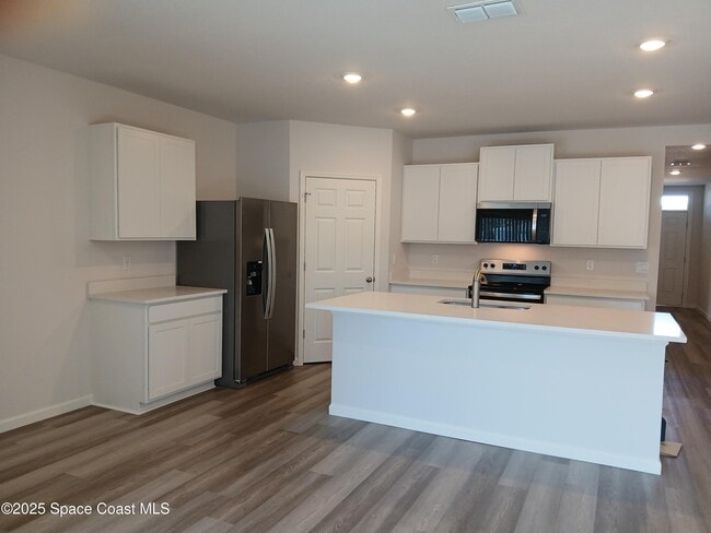 Photo - 1560 Gardenton St NW