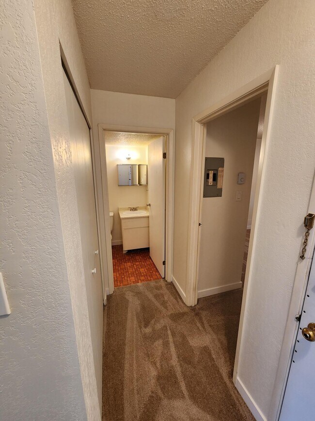 Photo - 1986 Glenidle Rd