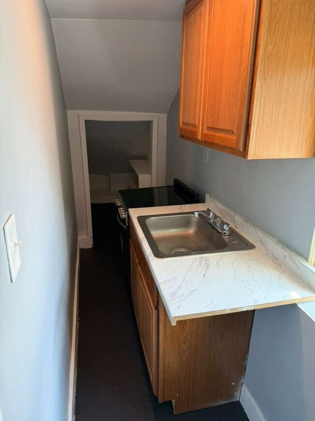 179 Isabella Ave Unit 3