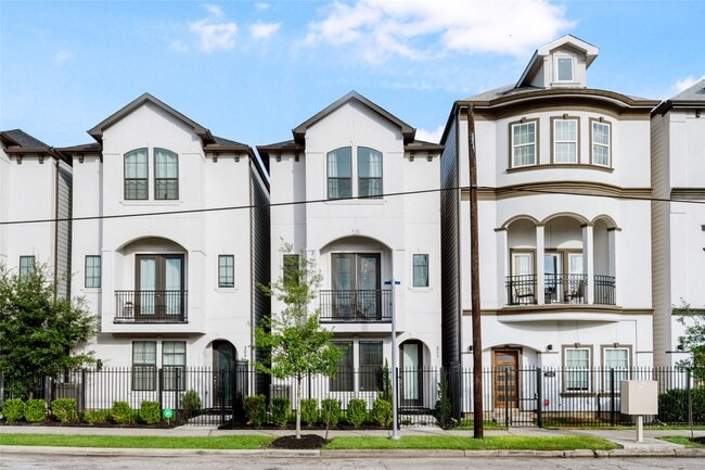 Building Photo - 211 Milby St