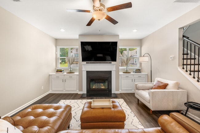 Photo - 3547 Diplomat Aly House