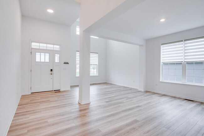 Photo - 205 Tinana St