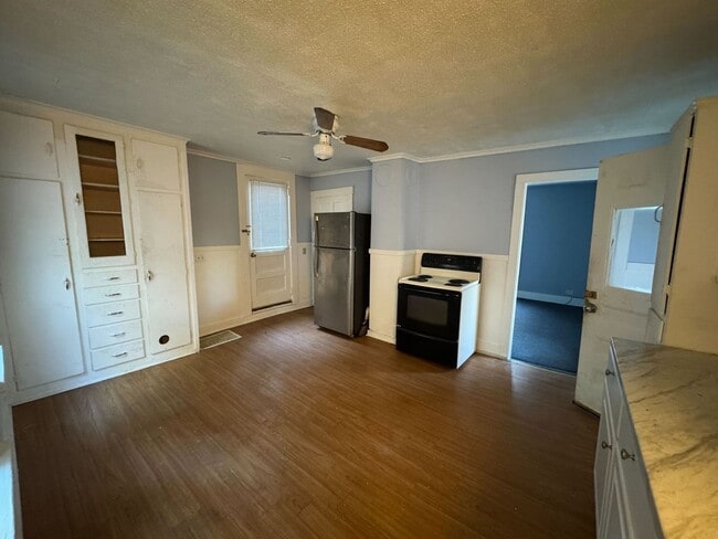 Building Photo - 107 Hanover St Unit 2