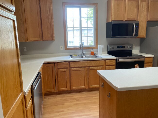 Photo - 8903 Olive Ln N