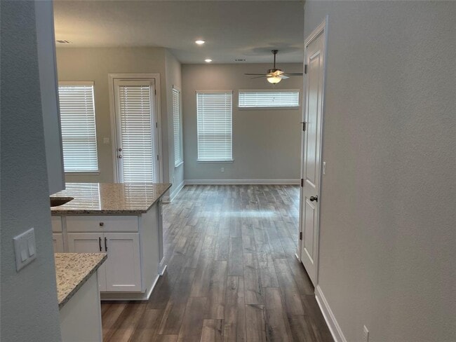 Photo - 122 Revere Dr