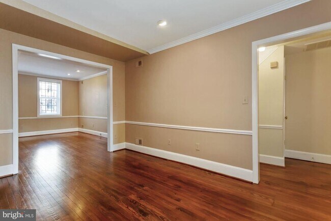 Photo - 315 Constitution Ave NE