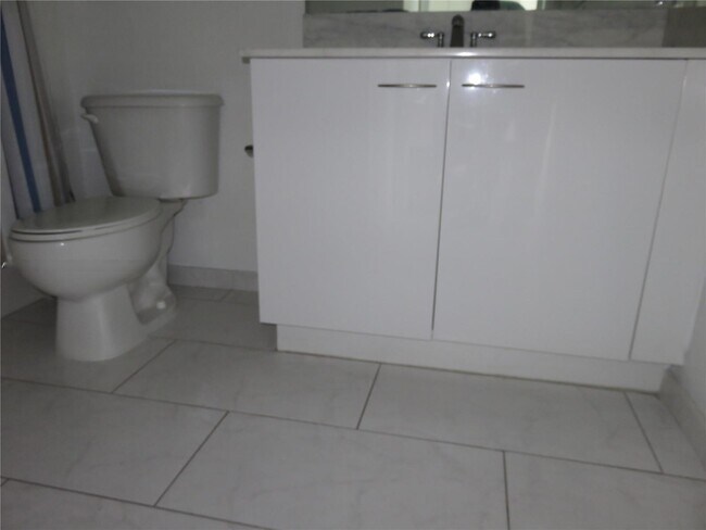 Photo - 133 NE 2nd Ave Unit 1915