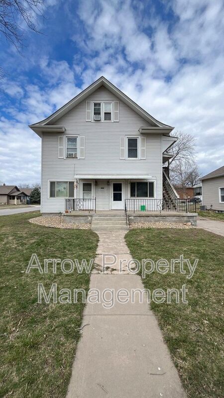 Building Photo - 4602 St Paul Ave Unit 3