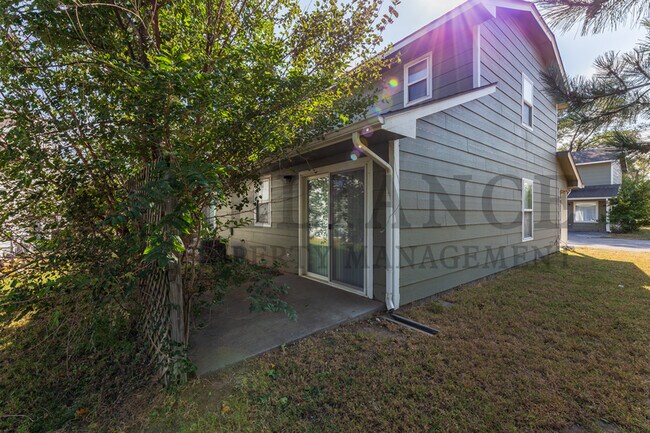 Photo - 1136 Richmond St