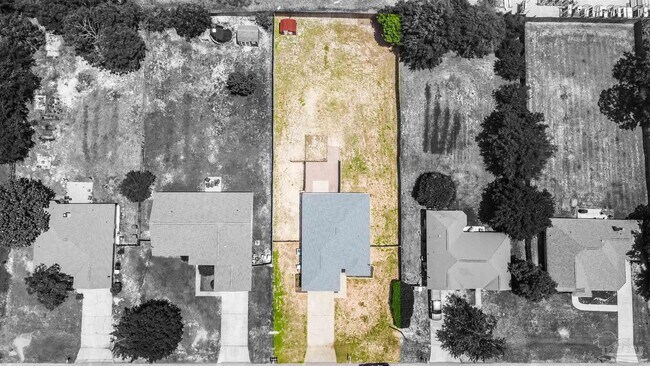Photo - 2104 Frontera St
