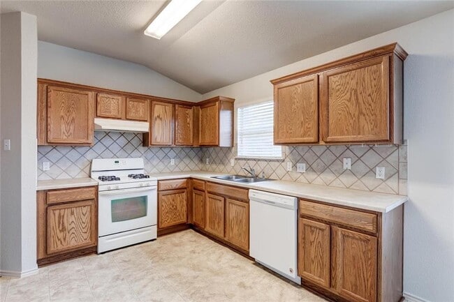 Photo - 405 Fort Thomas Pl