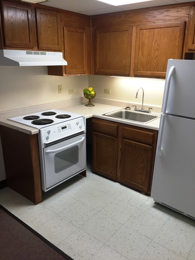 Photo - Luther Towers-62+ Subsidized Housing