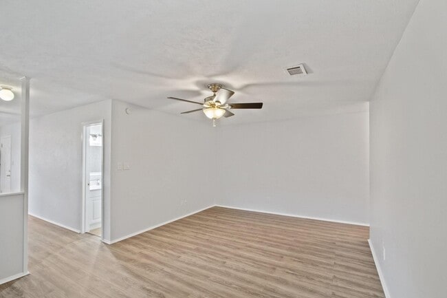 Photo - 1435 Silverpines Rd