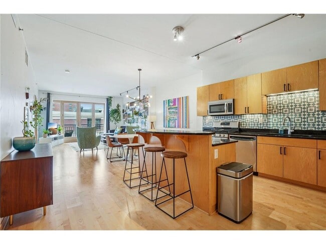 Building Photo - 401 N 2nd St Unit 317