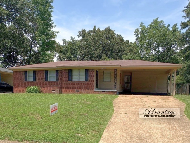 Building Photo - 3120 Beauchamp Dr
