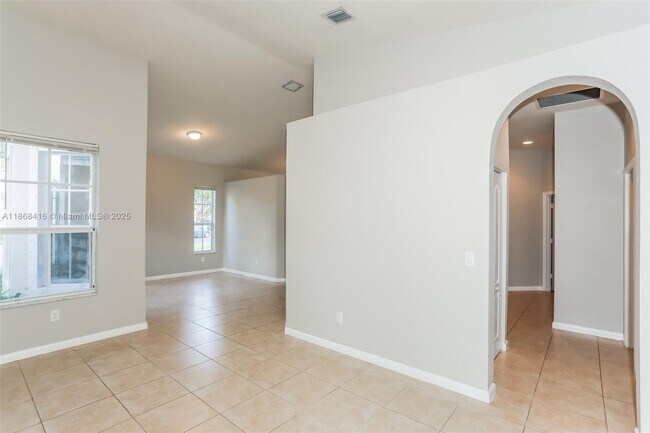 Photo - 1700 NE 37th Pl House