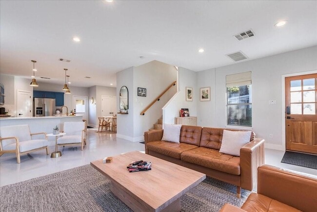 Photo - 1606 Morgan Ln