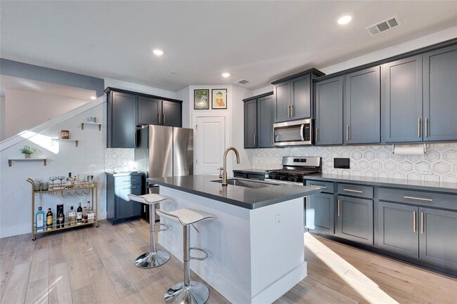 Photo - 8607 Cottage Rose Dr