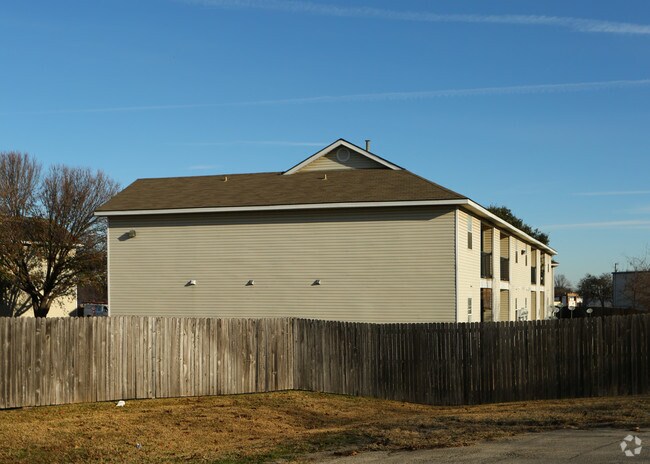 Shady Vista Apartments - Shady Vista Apartments