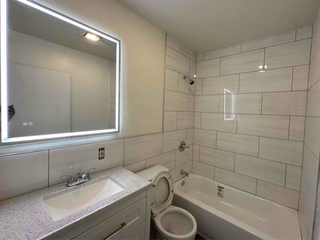 Photo - 1714 W Diamond St Unidad 1