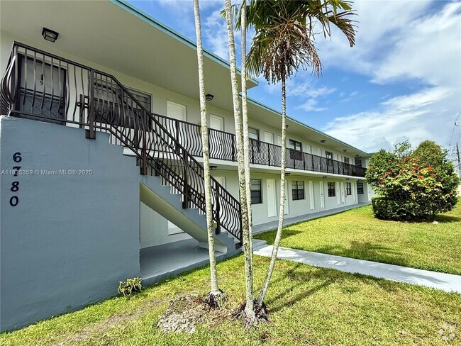 Building Photo - 6780 SW 44th St Unit 8 Rental