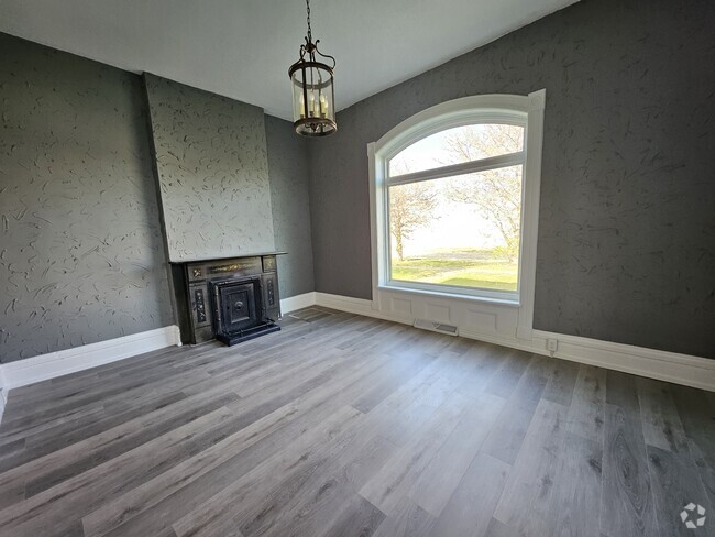 Building Photo - 111 Lincoln Ave Unit C Rental