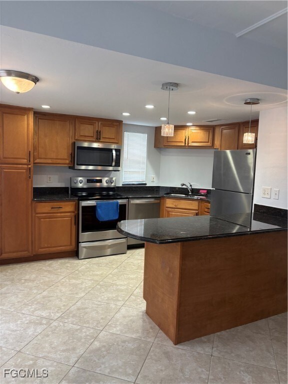 Building Photo - 5031 SW 16th Pl Unit 101