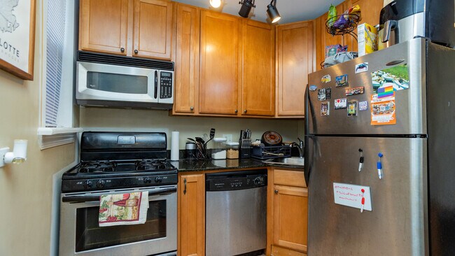 Photo - 6812 N Wayne Ave Unit 1A