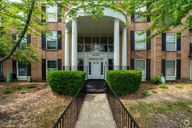Building Photo - 5100 Carriage Way Dr Rental