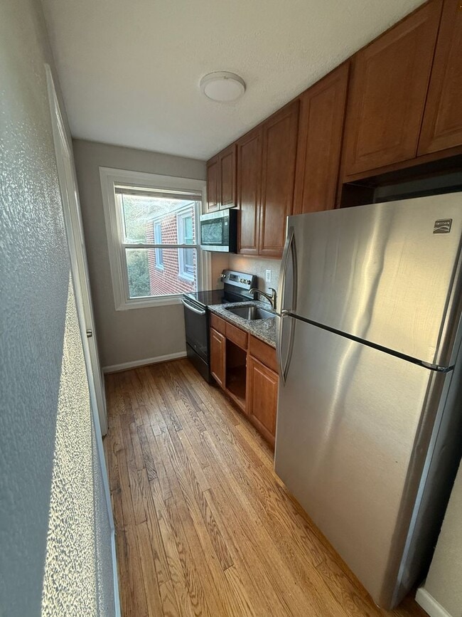 Photo - 451 Burbank St SE Unit 4