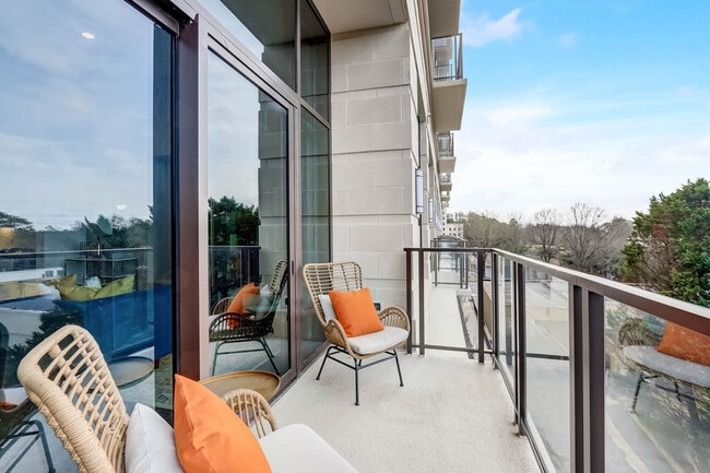 Photo - 99 West Paces