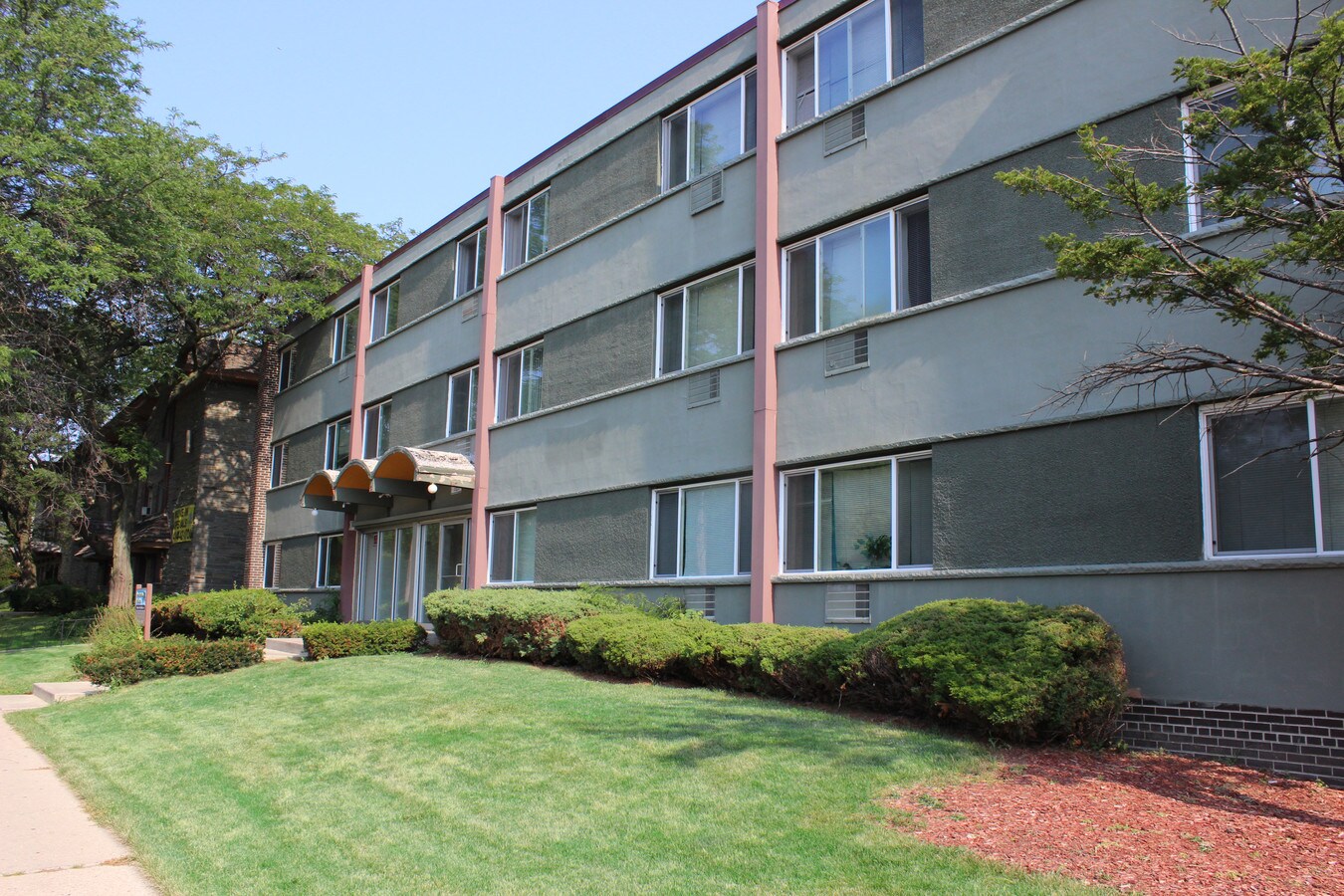 Boulevard Apartments For Rent In Milwaukee Wi Forrent Com