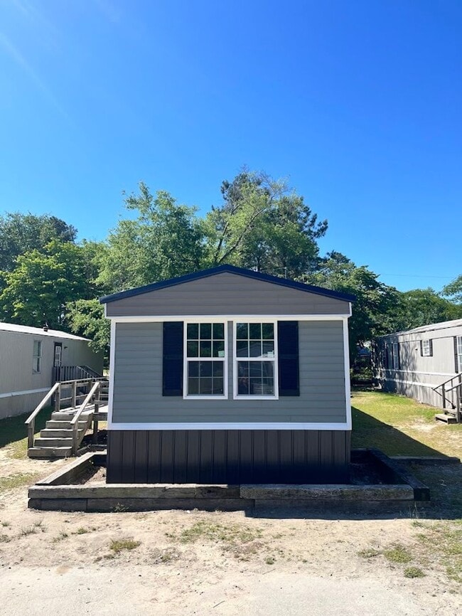 Photo - NEW LISTING!!