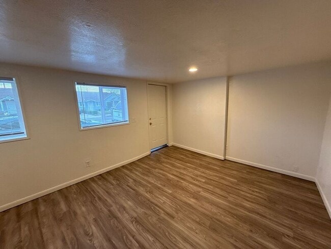 Photo - 1135 SE Salem Ave